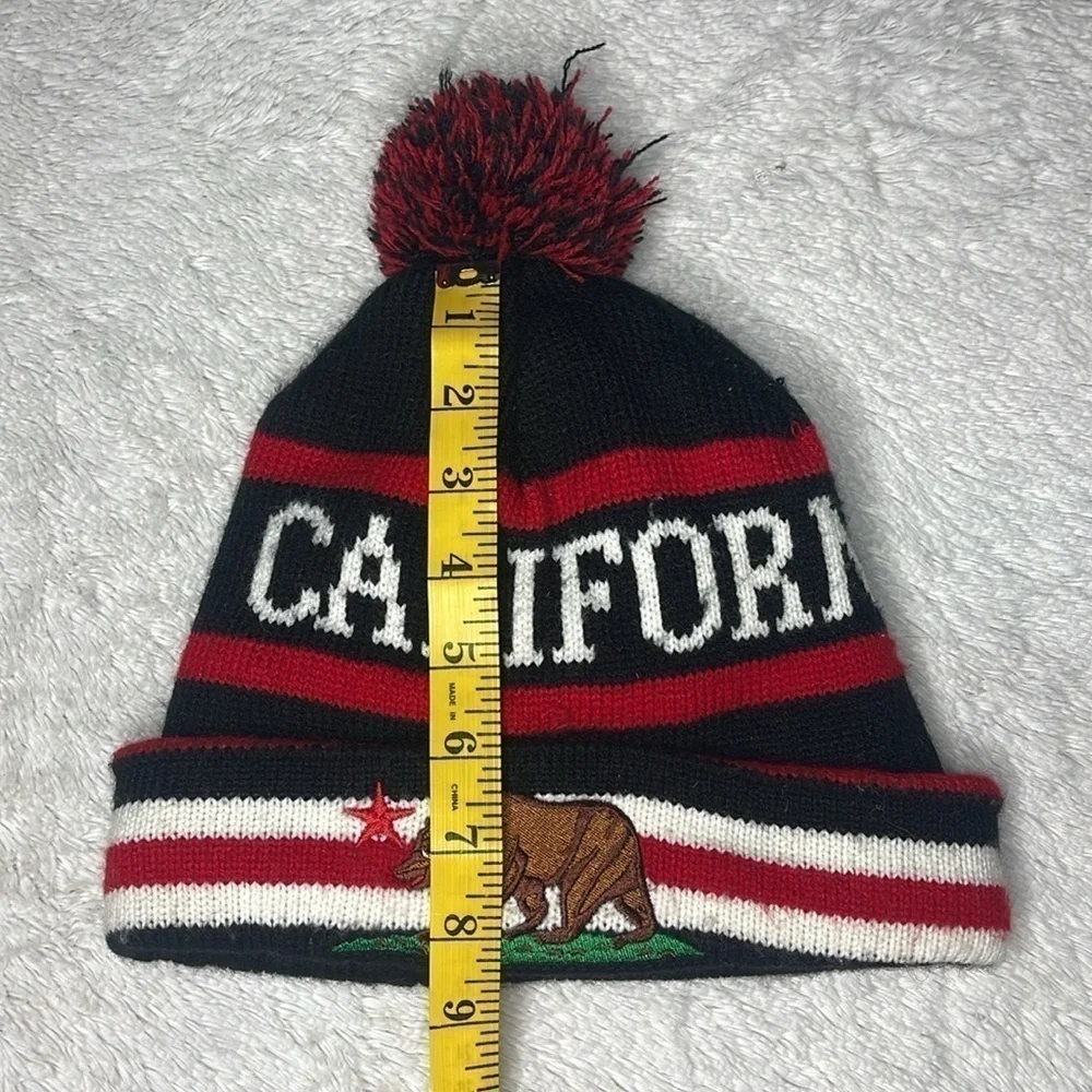 🟢 California Pom Pom Knit Beanie Bear Star